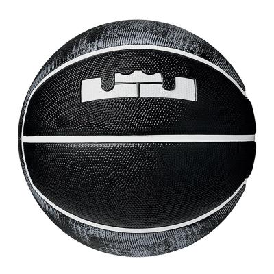 Nike N.000.2784.951.07 LEBRON PLAYGROUND 4P BASKETBOL TOPU